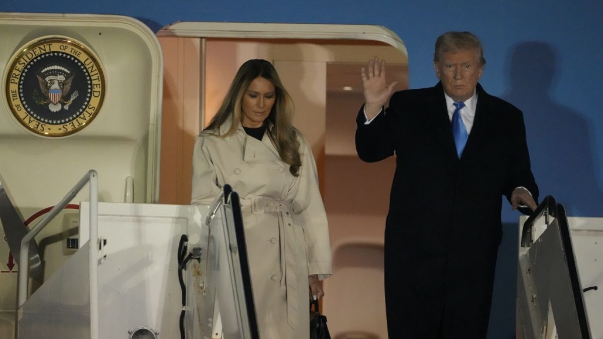 Schenkt man den Enthüllungen eines Ex-Angestellten aus dem Weißen Haus Glauben, dann herrscht zwischen Donald Trump und seiner Ehefrau Melania nur noch blanker Hass. Schenkt man den Enthüllungen eines Ex-Angestellten aus dem Weißen Haus Glauben, dann herrscht zwischen Donald Trump und seiner Ehefrau Melania nur noch blanker Hass. (Foto)