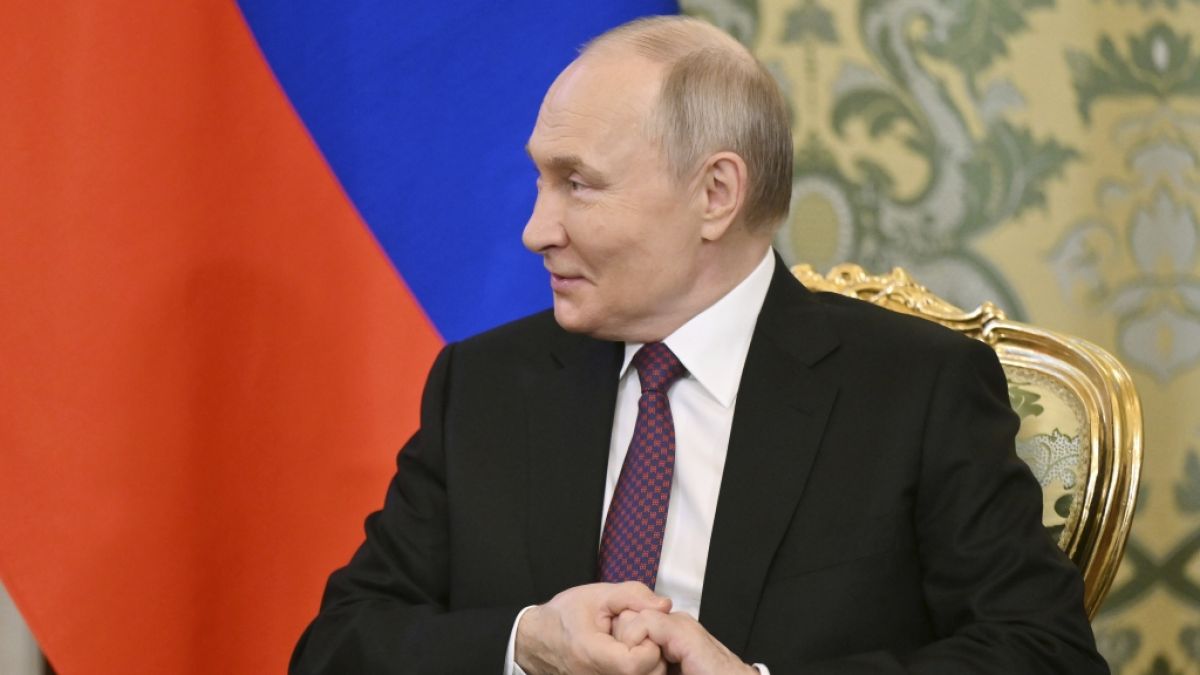Ein neuer Bericht der Menschenrechtsorganisation "Global Rights Compliance" fordert dazu auf, Putin als Kriegsverbrecher anzuklagen. Ein neuer Bericht der Menschenrechtsorganisation "Global Rights Compliance" fordert dazu auf, Putin als Kriegsverbrecher anzuklagen. (Foto)