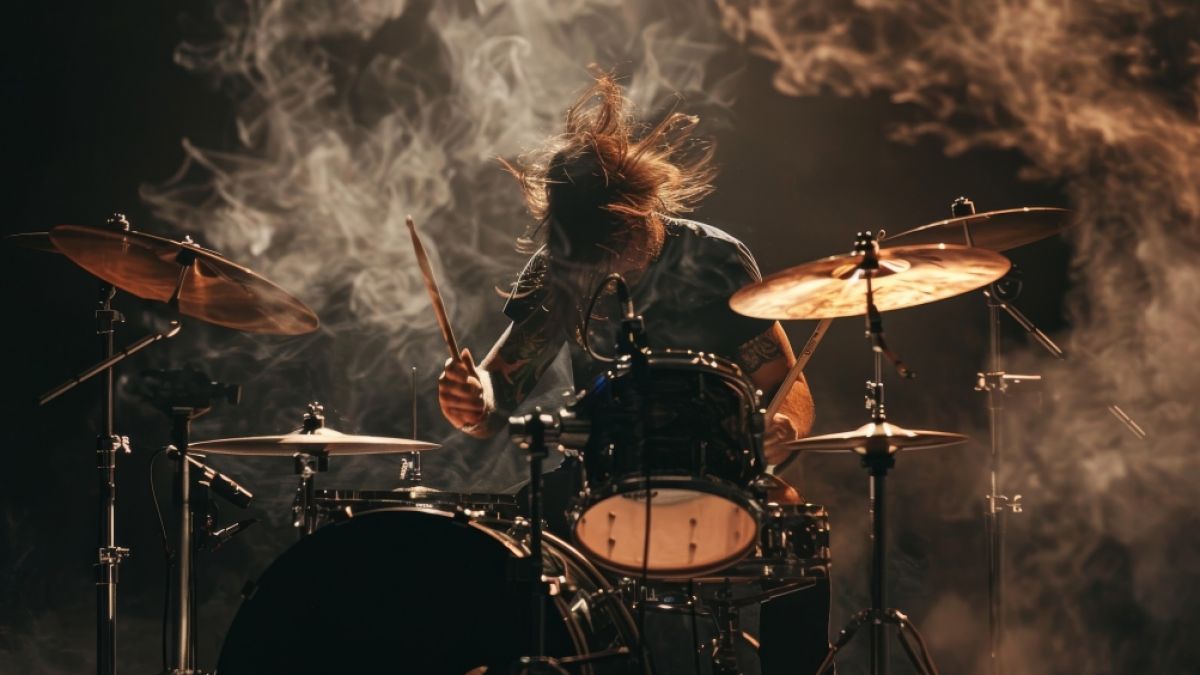 Daniel Williams, Ex-Drummer der Band The Devil Wears Prada, stirbt bei Flugzeugabsturz. Daniel Williams, Ex-Drummer der Band The Devil Wears Prada, stirbt bei Flugzeugabsturz. (Foto)