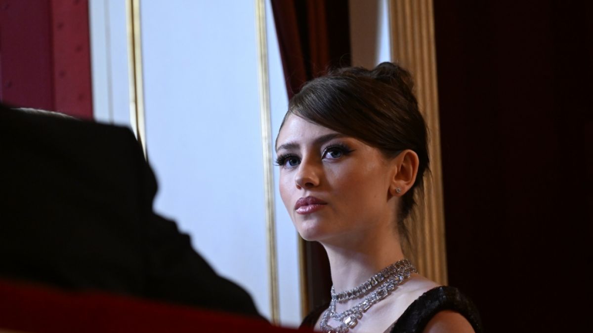 Leni Klum zeigt sich innig mit Vater Flavio Briatore und Halbbruder Falco in Monaco. Leni Klum zeigt sich innig mit Vater Flavio Briatore und Halbbruder Falco in Monaco. (Foto)