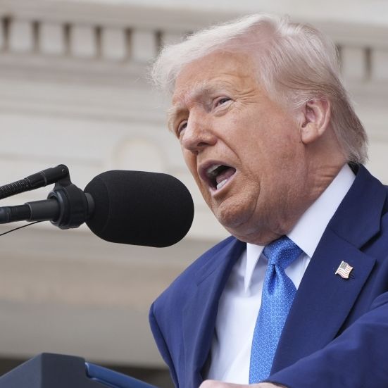 Trump-Mann schläft vor Abstimmung ein: 
