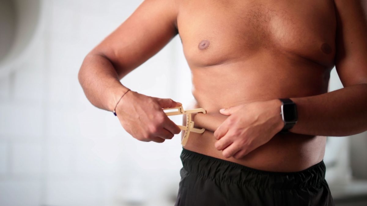 Der Weg zum Sixpack ist kein leichter - doch wenn die Kilos erstmal purzeln, motiviert das, am Ball zu bleiben. Der Weg zum Sixpack ist kein leichter - doch wenn die Kilos erstmal purzeln, motiviert das, am Ball zu bleiben. (Foto)