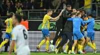 Eintracht Braunschweig feiert den Verbleib in der 2. Bundesliga. Die Niedersachsen setzten sich in der Relegation gegen den 1. FC Saarbrücken durch.