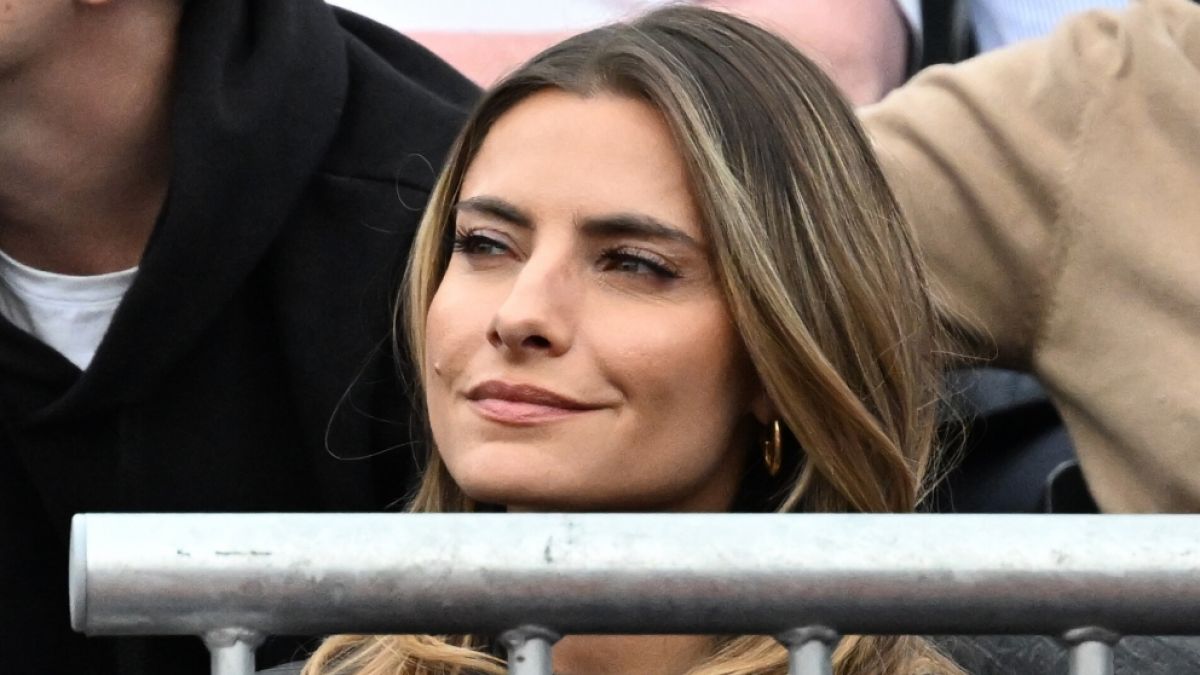 Sophia Thomalla begeistert ihre Fans in einem knappen Jeanskleid auf Instagram. (Foto)