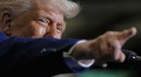 Wegen seines Handy-Hintergrunds ergeht über Donald Trump reichlich Spott.