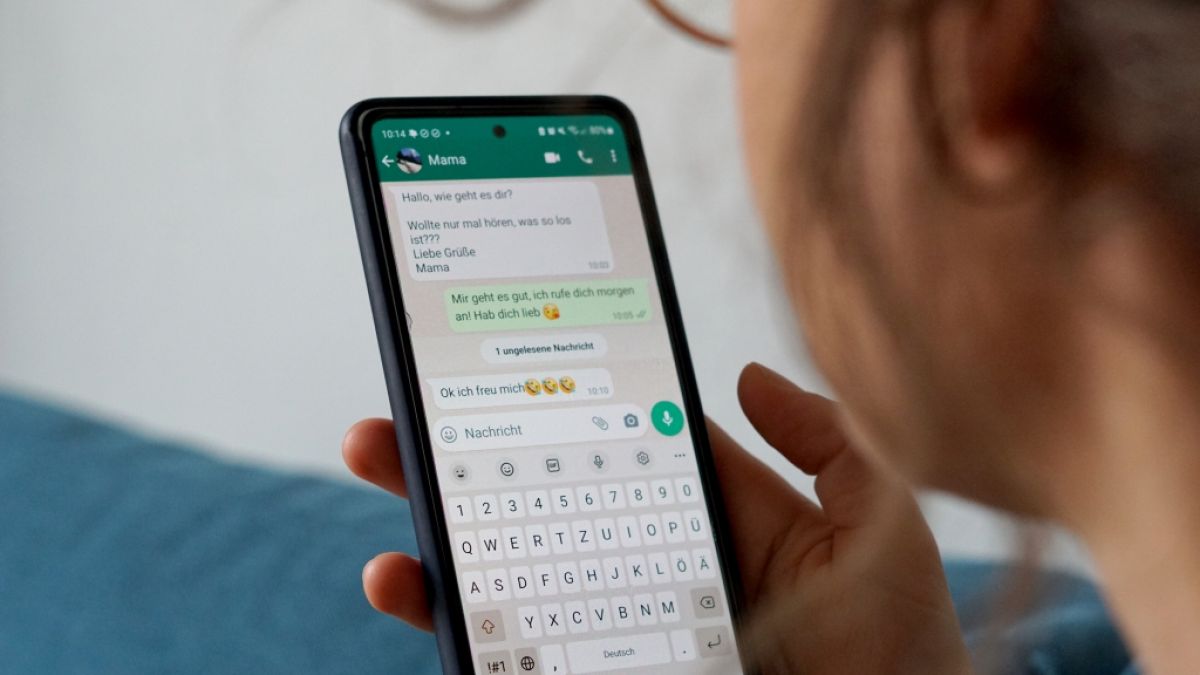 WhatsApp fügt ein neues Sicherheits-Feature hinzu, das vor unerwünschten Nachrichten schützen soll. WhatsApp fügt ein neues Sicherheits-Feature hinzu, das vor unerwünschten Nachrichten schützen soll. (Foto)