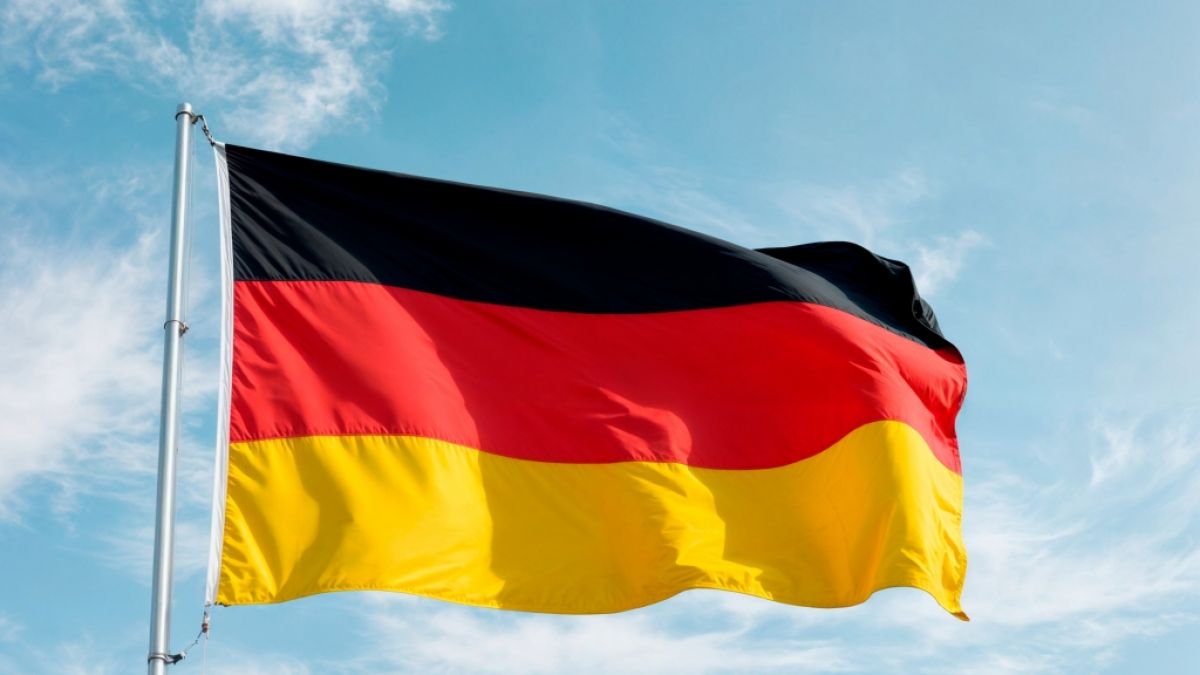 In Sachsen-Anhalt setzen AfD und CDU mehrere Anträge zur Dauerbeflaggung durch. In Sachsen-Anhalt setzen AfD und CDU mehrere Anträge zur Dauerbeflaggung durch. (Foto)