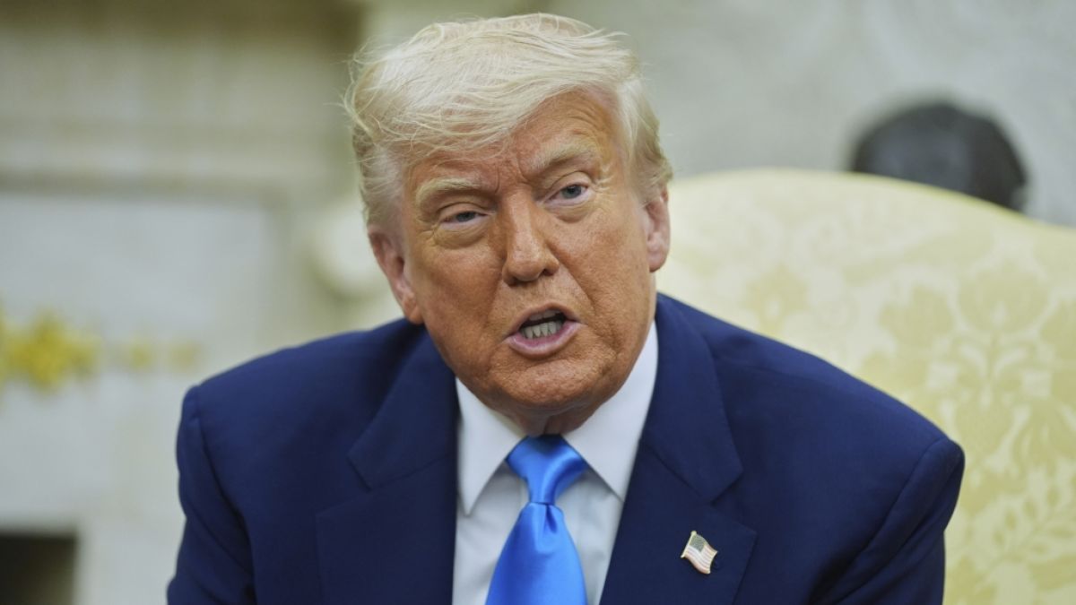 Im Streit um die Teilnahme von Transgender-Athlet:innen bei sportlichen Wettbewerben zieht Donald Trump erneut Konsequenzen - und droht mit hohen Geldstrafen. (Foto)