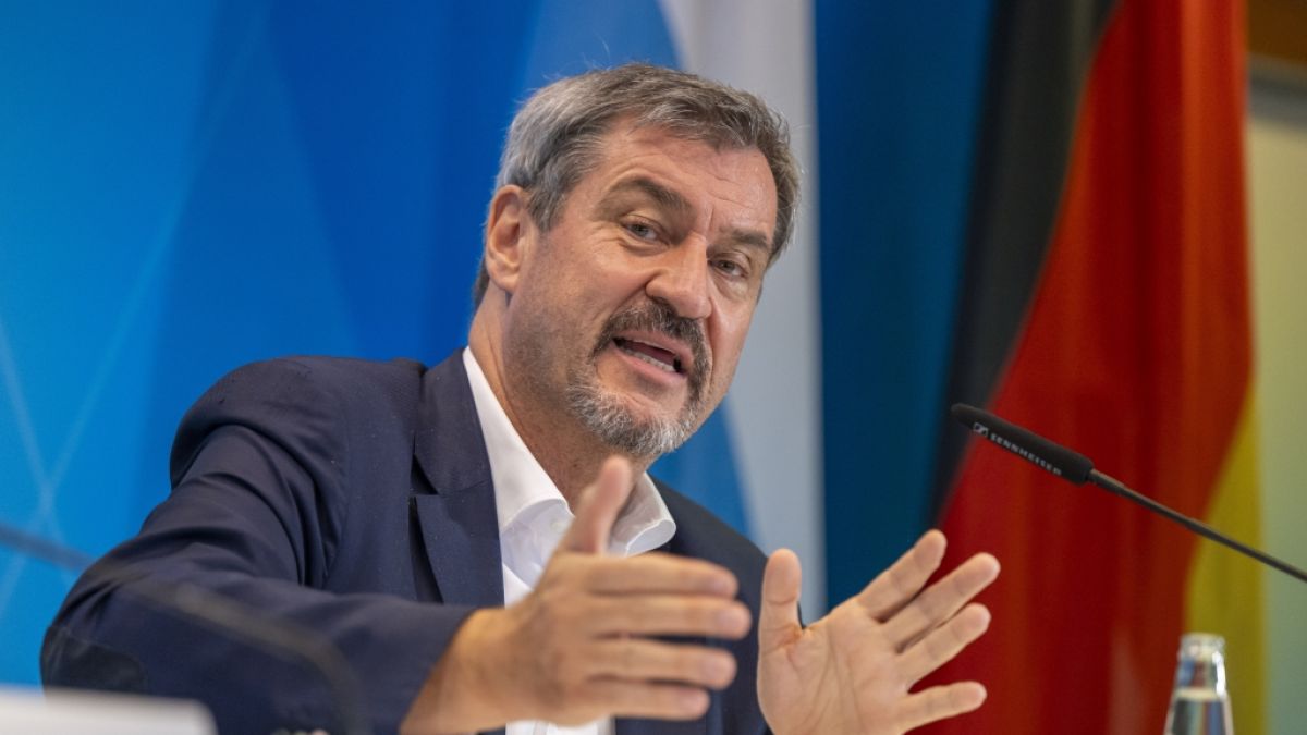 Markus Söder verstörte einige Instagram-Follower mit einer kuriosen Tassen-Umfrage. Markus Söder verstörte einige Instagram-Follower mit einer kuriosen Tassen-Umfrage. (Foto)