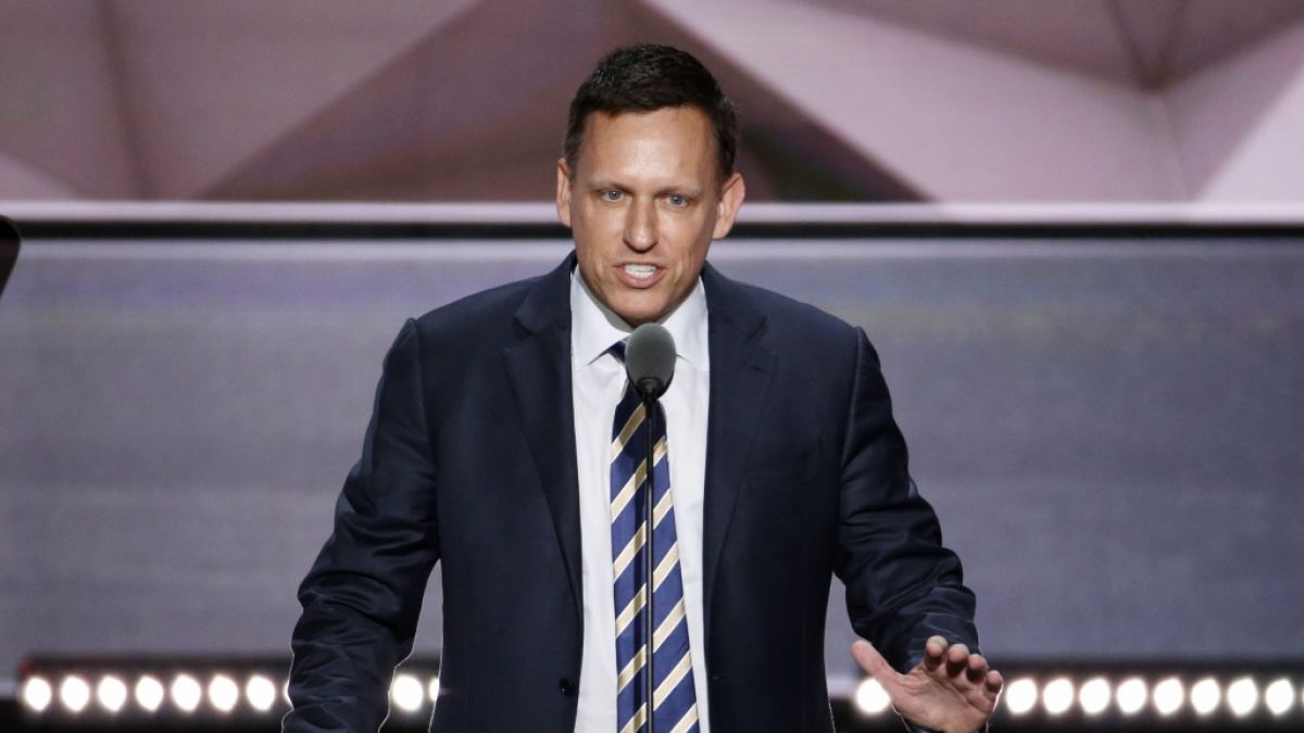 Peter Thiel (hier 2016 auf dem Parteitag der Republikaner) spielt mit seinem Unternehmen Palantir eine wichtige Rolle für die Trump-Regierung. Peter Thiel (hier 2016 auf dem Parteitag der Republikaner) spielt mit seinem Unternehmen Palantir eine wichtige Rolle für die Trump-Regierung. (Foto)