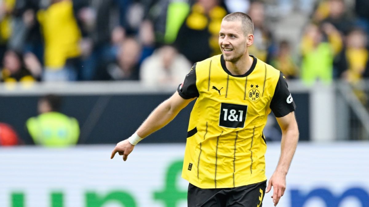 #Waldemar Anton privat: Glücklicher Familienmensch – so lebt jener BVB-Töggelen Abseitsposition des Fußballstadions