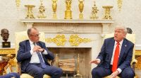 Friedrich Merz und Donald Trump: Ein bizarrer Auftritt im Oval Office.