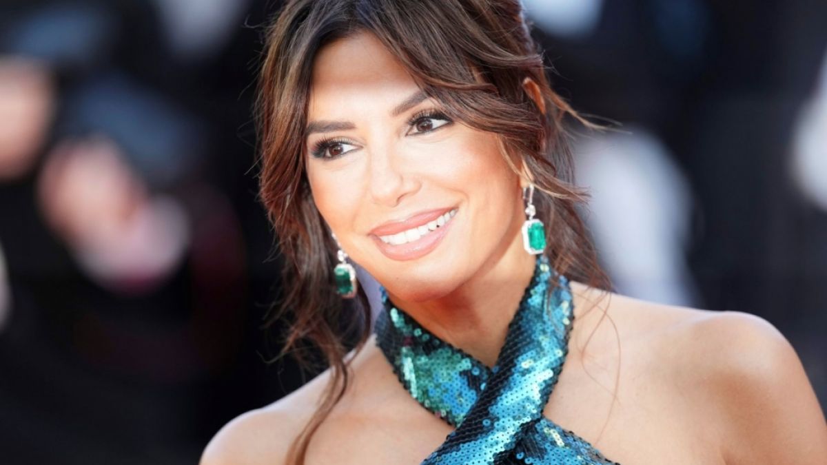 #Eva Longoria: Ihre traumhafte Dekolleté-Knalleffekt lässt Fan-Kuscheln höherschlagen