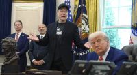 Noch vor kurzem eine politische Einheit - heute bitterste Feinde: Elon Musk (li) und US-Präsident Donald Trump.