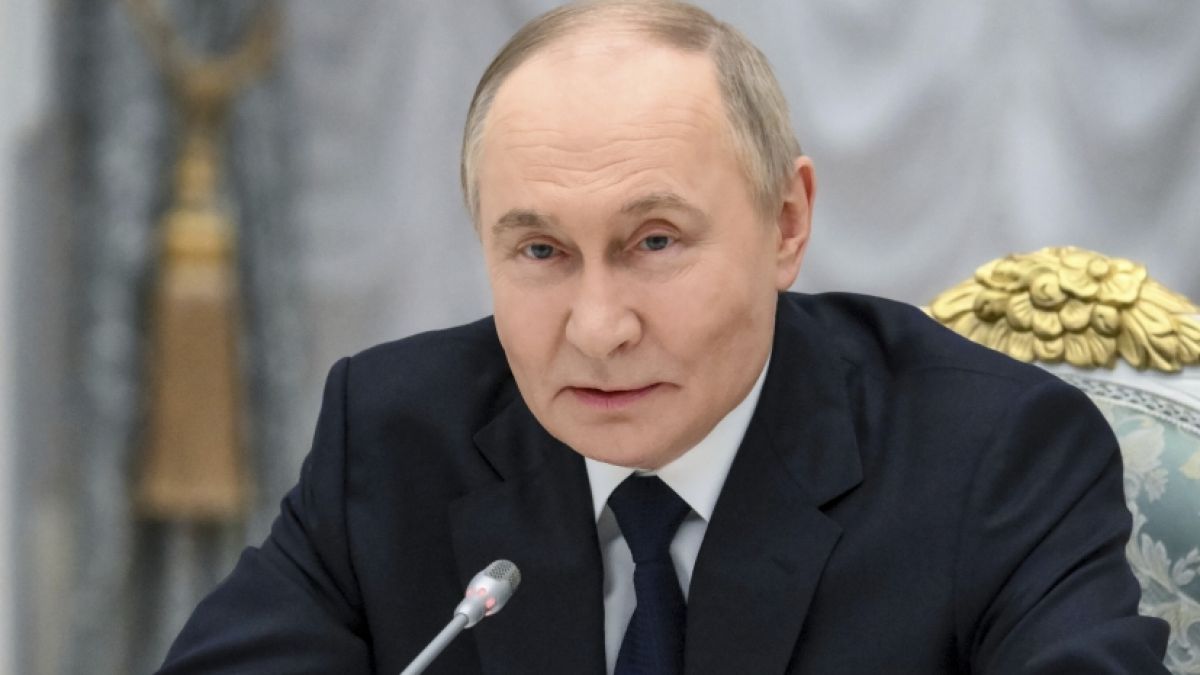 #Wladimir Putin: Spionage-Flugkapitän fällt ins Weltmeer – Kremlchef plant Invasion in nächstem Nationalstaat