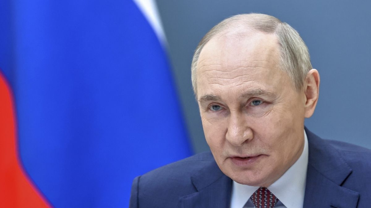 Ukraine Berichte wollen wissen, dass Wladimir Putin Russen-Bomber nahe Alaska verlegt hat. Doch es gibt Zweifel. (Foto)