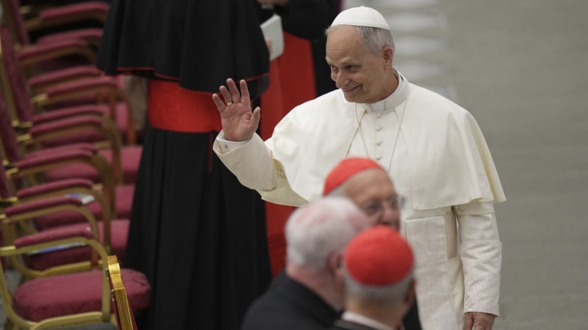 Papst Leo XIV. erklärte unlängst, nicht mit Trumps Migrationspolitik einverstanden zu sein. Nun folgt die Offensive. Papst Leo XIV. erklärte unlängst, nicht mit Trumps Migrationspolitik einverstanden zu sein. Nun folgt die Offensive. (Foto)