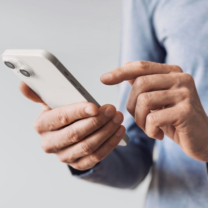 Smartphone-Haltung kann etwas über die Persönlichkeit preisgeben