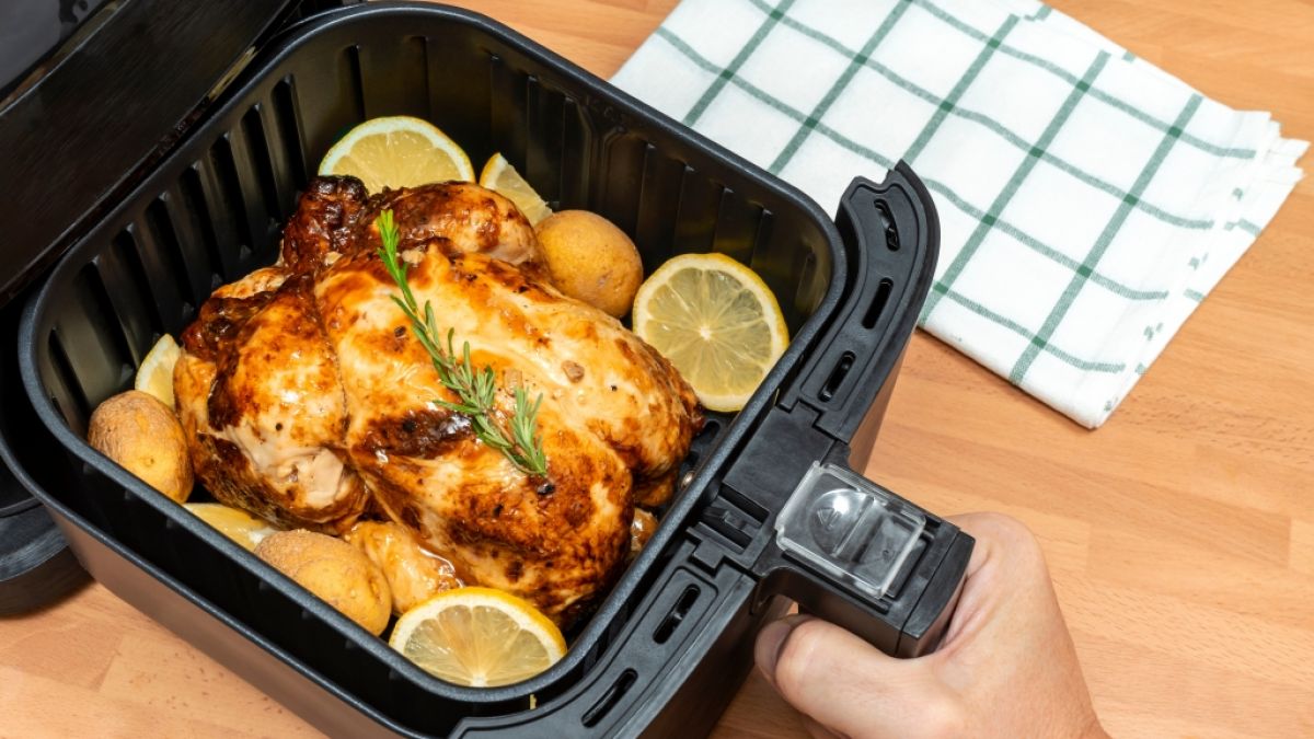 Der Airfryer sollte möglichst nach jedem Gebrauch gereinigt werden. Der Airfryer sollte möglichst nach jedem Gebrauch gereinigt werden. (Foto)