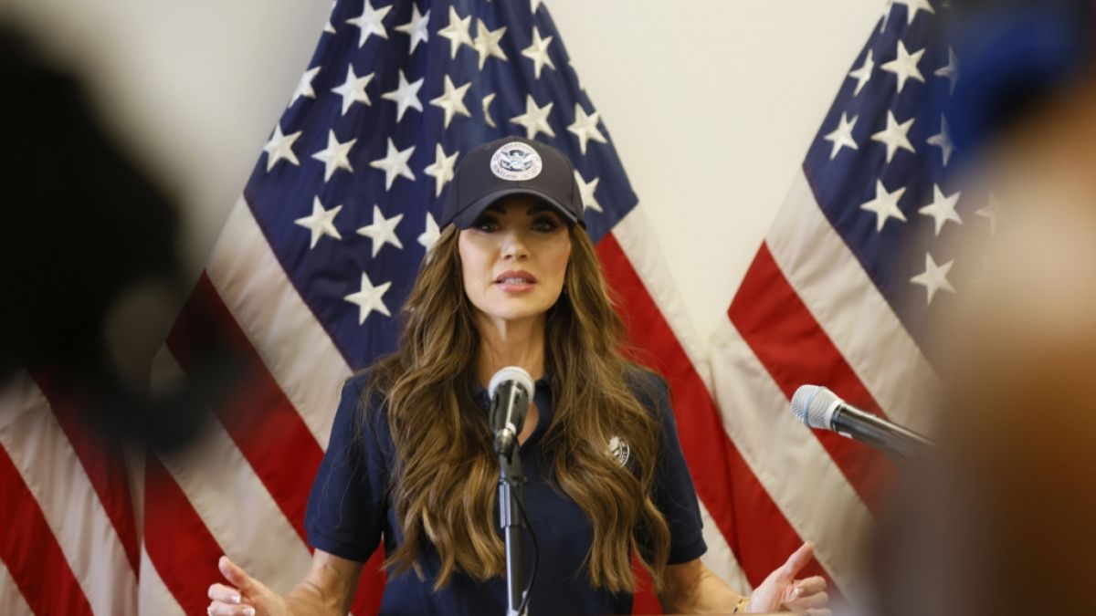 Bei der Pressekonferenz von Trump-Ministerin Kristi Noem kam es zu einem Eklat. (Foto)