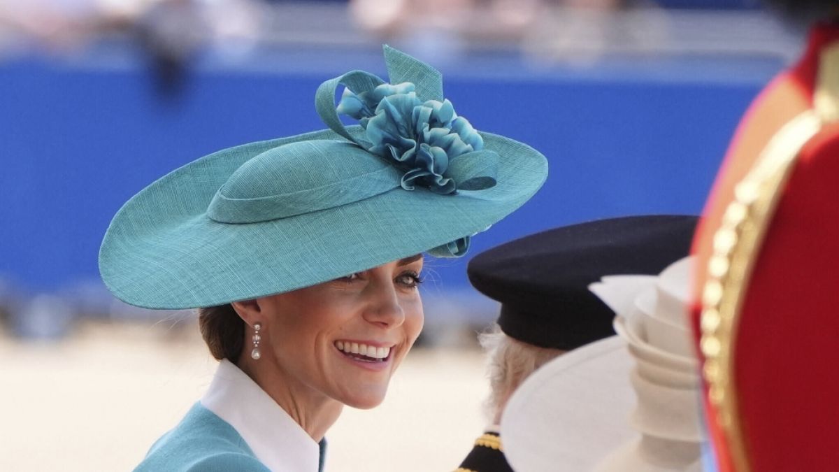 Prinzessin Kate feierte ein strahlendes Comeback bei "Trooping the Colour". Prinzessin Kate feierte ein strahlendes Comeback bei "Trooping the Colour". (Foto)