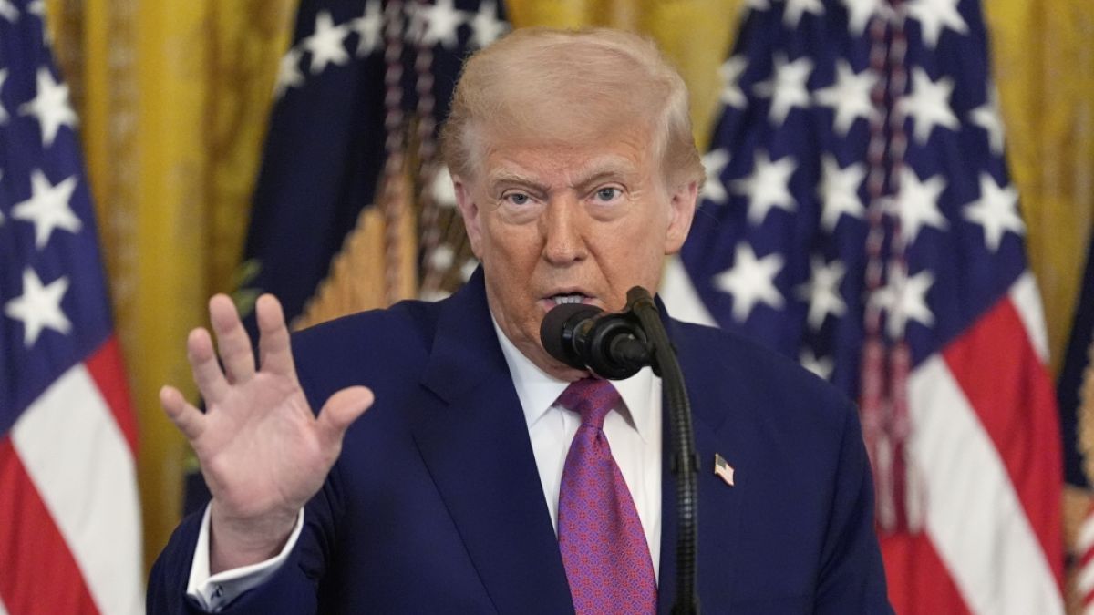 Donald Trumps Außenpolitik folgt dem Prinzip "Furcht und Schrecken" - sein Größenwahn könnte schwerwiegende Folgen haben. Donald Trumps Außenpolitik folgt dem Prinzip "Furcht und Schrecken" - sein Größenwahn könnte schwerwiegende Folgen haben. (Foto)