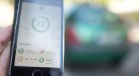 Mithilfe von Telematik-Apps lässt sich die Fahrweise genau überwachen. Wer vorsichtig fährt, spart.