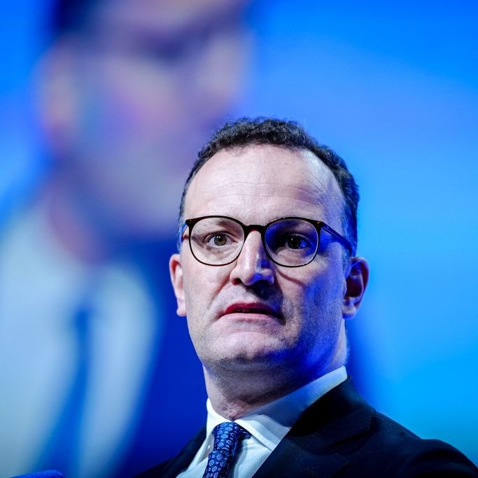2,3 Milliarden Euro futsch – Markus Lanz zerlegt ihn live im TV
