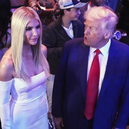 Papa Donald grinst auch noch: Ihr Bild enthüllt sein dreistes Treiben