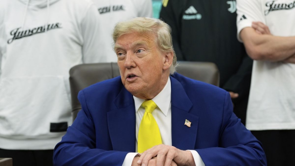 Donald Trump feiert seinen Sohn als "Krypto-Wunderkind". Donald Trump feiert seinen Sohn als "Krypto-Wunderkind". (Foto)