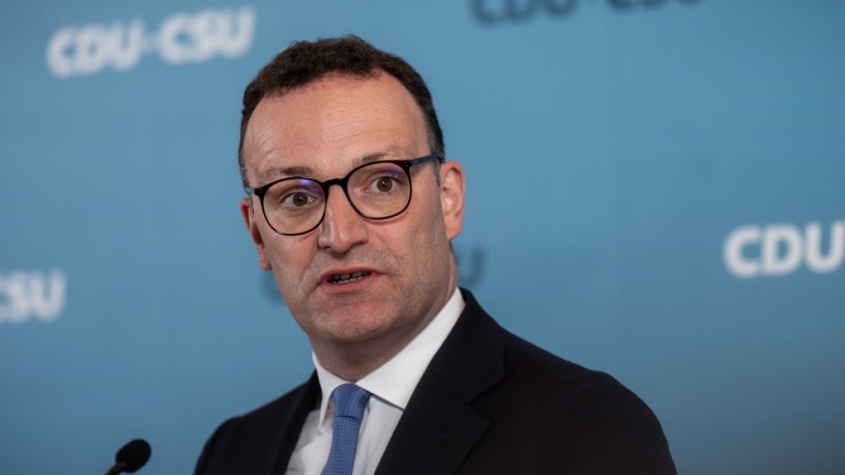 Jens Spahn steht wegen eines umstrittenen Masken-Deals in der Kritik. Nun wird ein abschließender Bericht veröffentlicht. (Foto)
