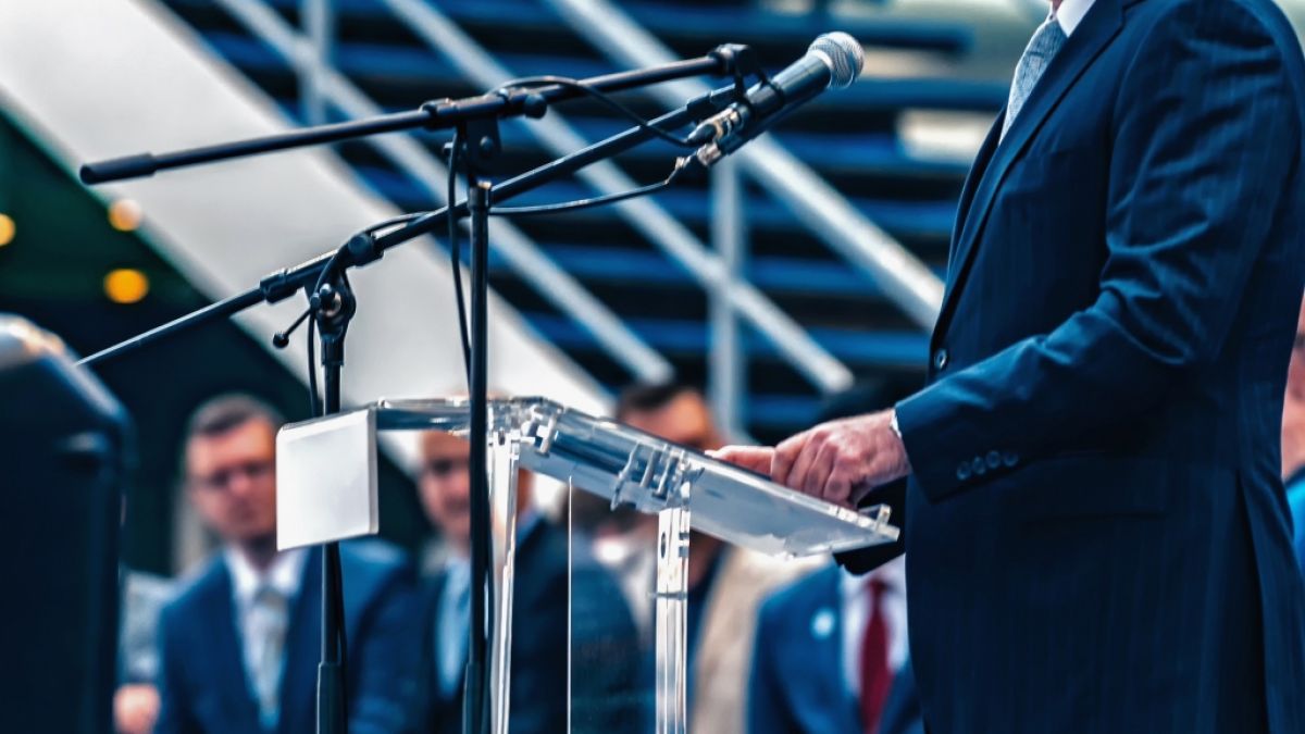 Täglich bestens informiert mit den aktuellen Politik-Nachrichten auf news.de (Symbolbild). (Foto)