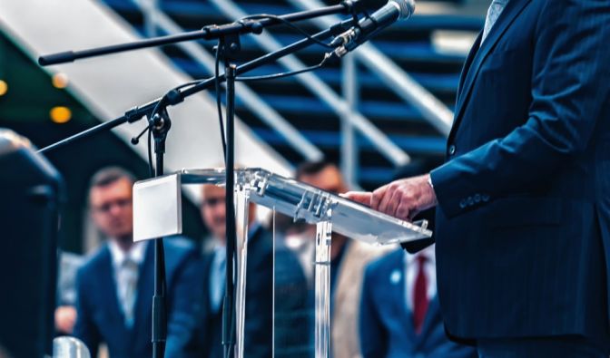 Täglich bestens informiert mit den aktuellen Politik-Nachrichten auf news.de (Symbolbild).