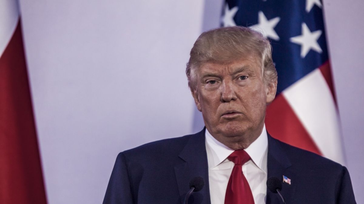 Donald Trump verkündet per "Truth Social" Waffenruhe zwischen Israel und Iran - einige Minuten später knallt es in Israel erneut. (Foto)