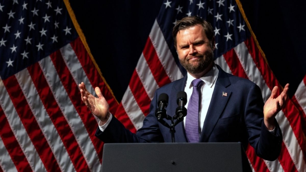 #J.D. Vance: Trump-Vize entsetzt mit irrem Lob zu Gunsten von "The Don" und erntet beißenden Spott #J.D. Vance: Trump-Vize entsetzt mit irrem Lob zu Gunsten von "The Don" und erntet beißenden Spott