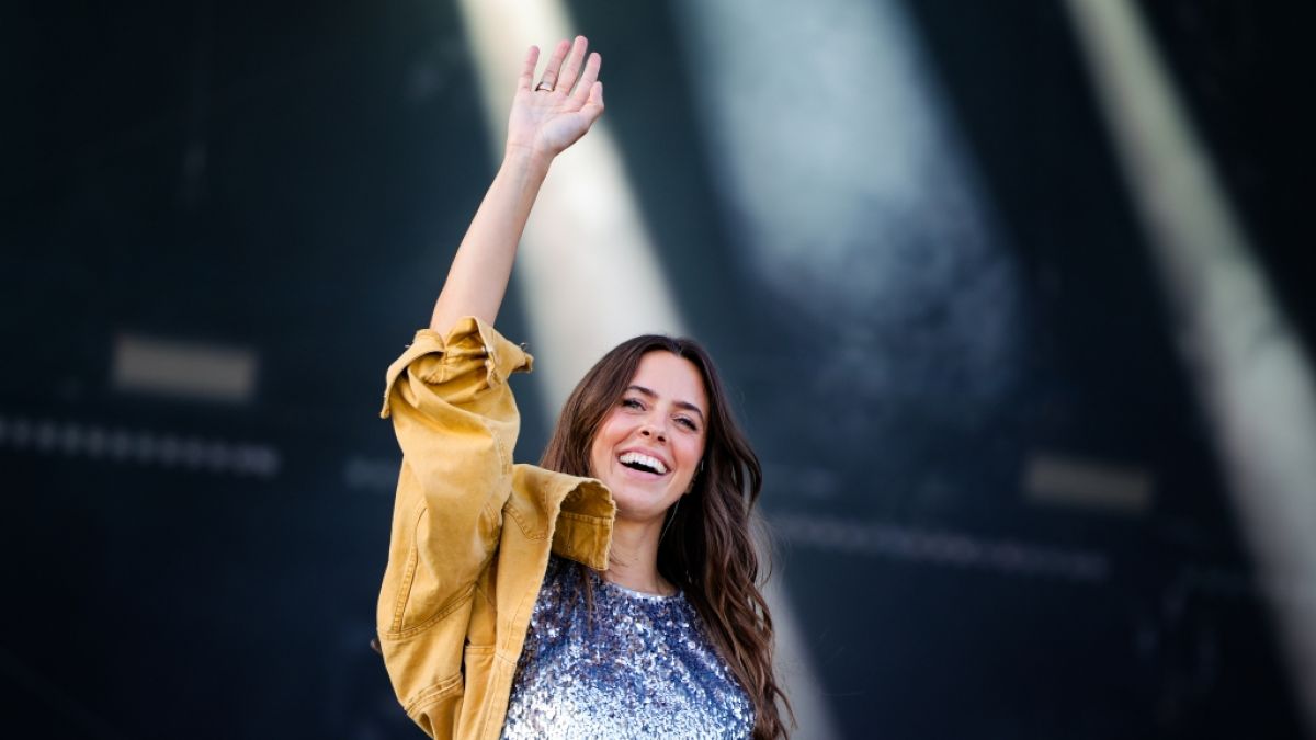 Vanessa Mai schickt ihren Fans Urlaubsgrüße im Bikini. (Foto)