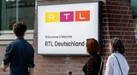 Die Bertelsmann-Tochter RTL will mit Sky Deutschland fusionieren, um amerikanischen Streaming-Diensten den Kampf anzusagen.