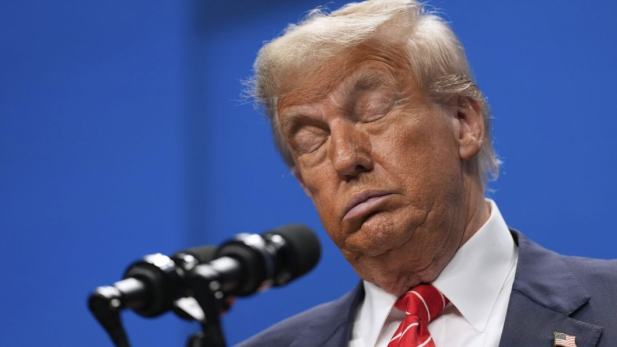 Da muss selbst Donald Trump wohl oder übel tief durchatmen: Das US-Handelsdefizit ist nach den Holzhammer-Zöllen des US-Präsidenten förmlich explodiert. (Foto)