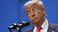 Da muss selbst Donald Trump wohl oder übel tief durchatmen: Das US-Handelsdefizit ist nach den Holzhammer-Zöllen des US-Präsidenten förmlich explodiert.