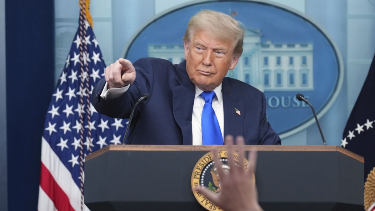 Nach den Ausschreitungen in Los Angeles will Donald Trump "Randalierern" keine Steuergelder mehr geben. Nach den Ausschreitungen in Los Angeles will Donald Trump "Randalierern" keine Steuergelder mehr geben. (Foto)
