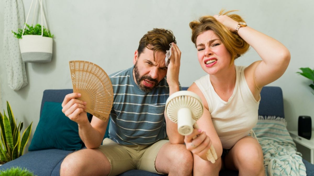 Besonders in Dachgeschosswohnungen können die eigenen vier Wände schnell mal zur Sauna werden. Besonders in Dachgeschosswohnungen können die eigenen vier Wände schnell mal zur Sauna werden. (Foto)