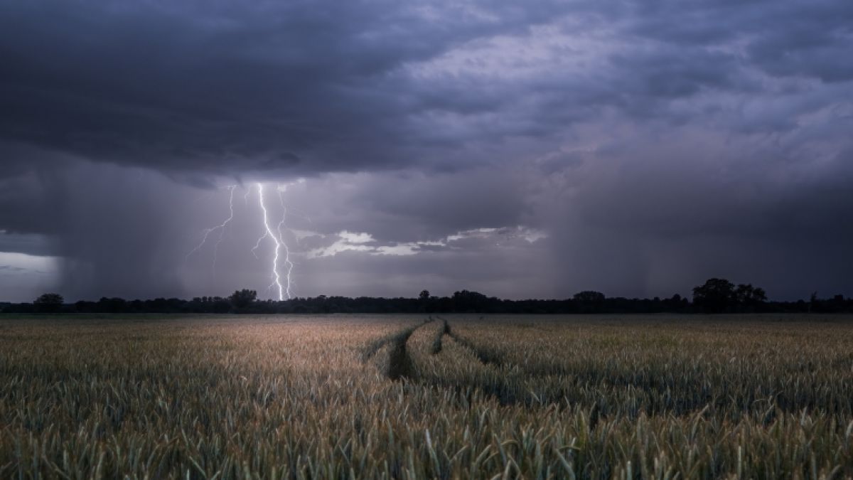Eine Kaltfront knallt die Hitze weg und sorgt für explosive Wetterlage. (Foto)