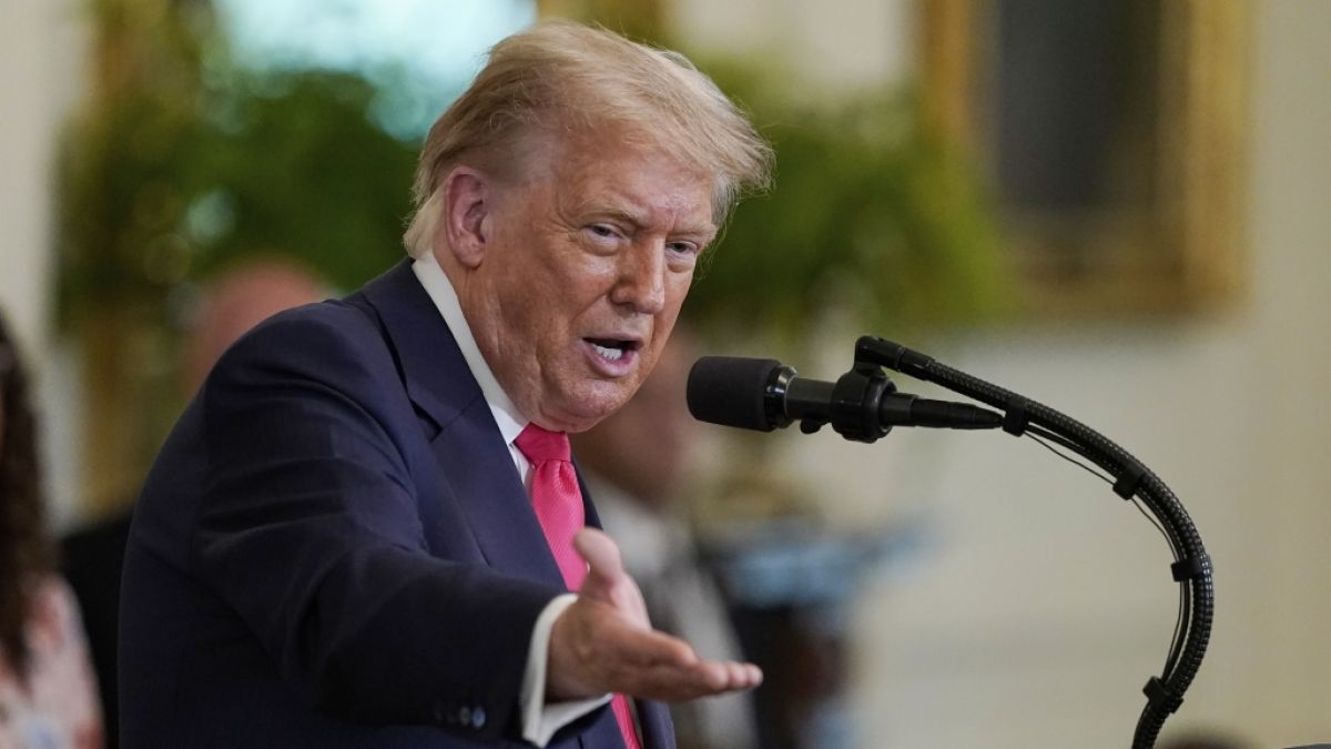 Donald Trump verdient mit Parfüm und Fanartikeln Millionen - darf er das überhaupt? Donald Trump verdient mit Parfüm und Fanartikeln Millionen - darf er das überhaupt? (Foto)