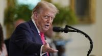 Donald Trump verdient mit Parfüm und Fanartikeln Millionen - darf er das überhaupt? 