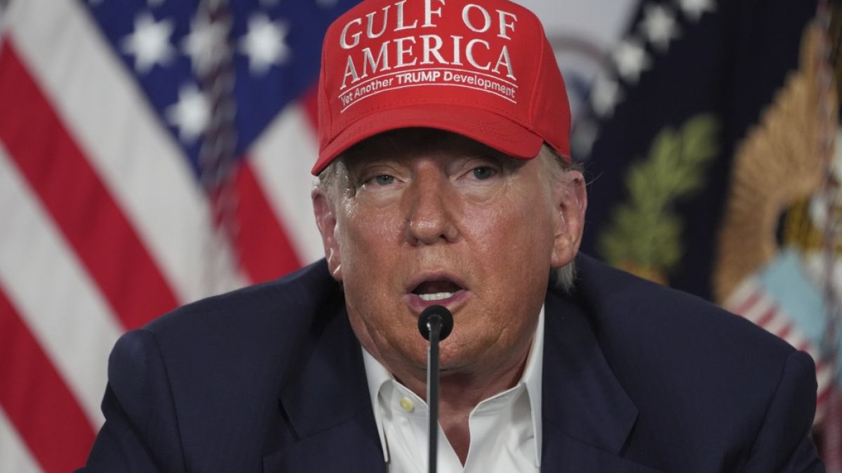 Donald Trump schwärmt von der rassistischen Influencerin Laura Loomer. Donald Trump schwärmt von der rassistischen Influencerin Laura Loomer. (Foto)