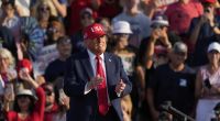 Er wird gefeiert - US-Präsident Donald Trump kommt zu einer Kundgebung auf den 