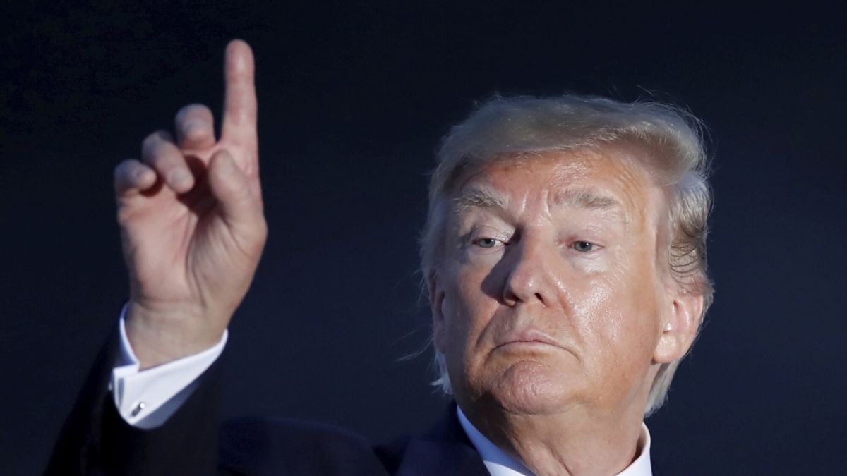 Donald Trump: Neues Gesetzt sorgt für Empörung - es benachteiligt ausgerechnet seine Kernwähler. Donald Trump: Neues Gesetzt sorgt für Empörung - es benachteiligt ausgerechnet seine Kernwähler. (Foto)