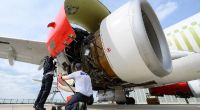 Flugzeug-Triebwerke drehen sich mit einer tödlichen Geschwindigkeit von über 15.000 Umdrehungen pro Minute.
