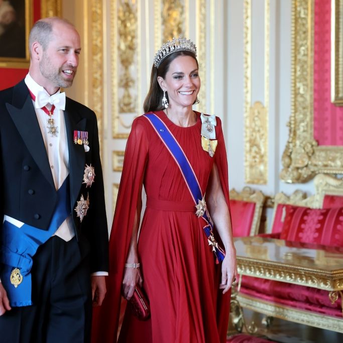 Verführerisch royal – mit diesem Look raubte sie allen den Atem