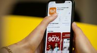 Der chinesische Online-Händler will sein ohnehin gigantisches Sortiment auch um ein breiteres Lebensmittel-Angebot erweitern.